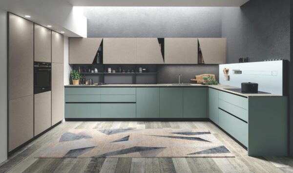 Mia cucina a doppio angolo, in laminato verde oliva e schienale vetro magnetico con cappa
