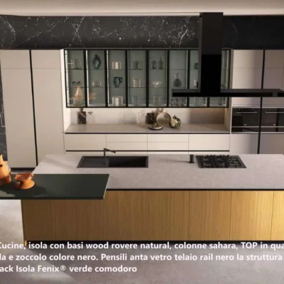 Modern easy cucina con isola colonne laccate e basi in rovere